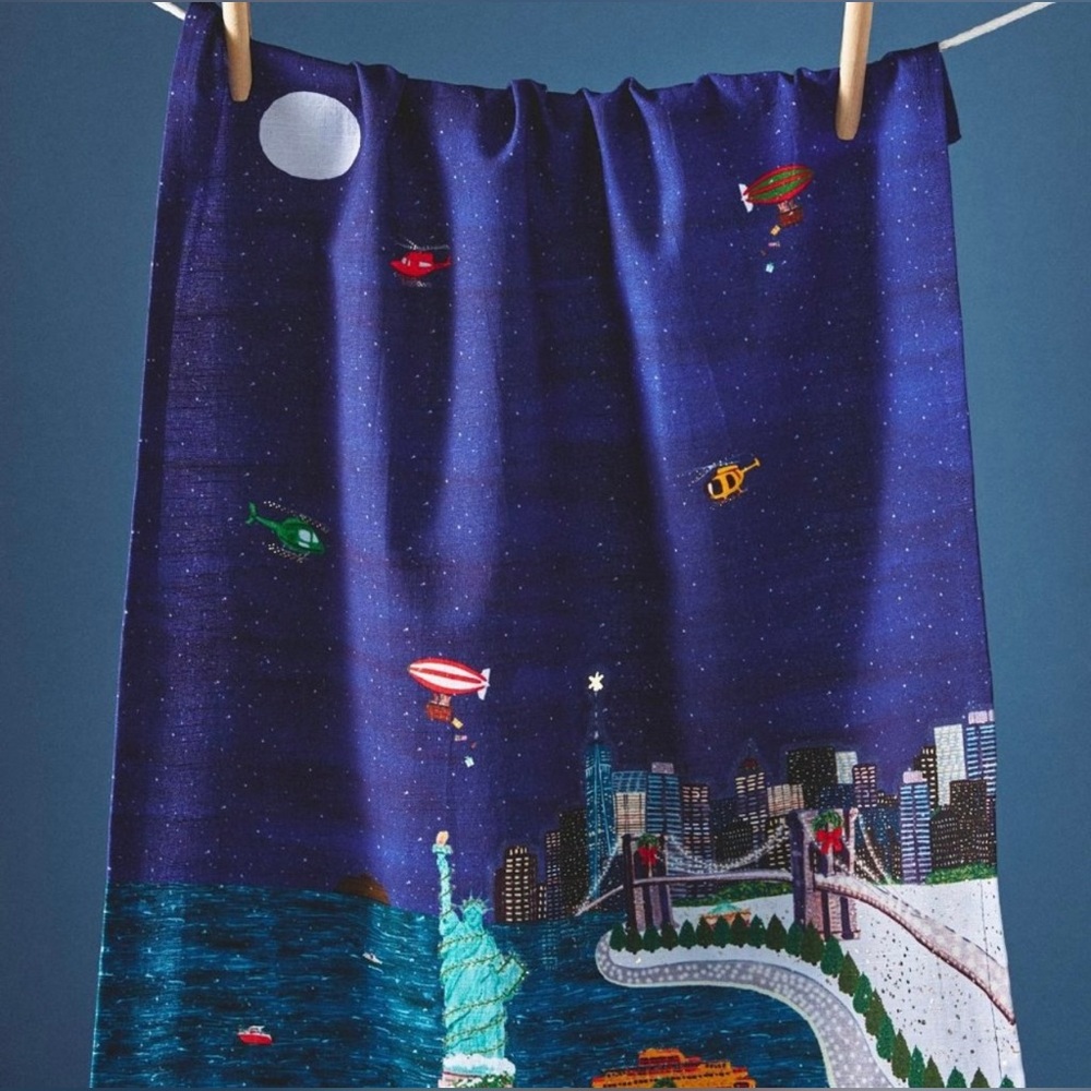 Anthropologie Christmas Time In The City New York Kitchen Towel (2 dish towels)